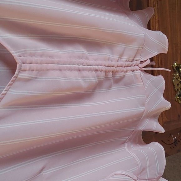 🌻Women's Guess Pink & White Sheer Striped Feminie Romantic Blouse - Picture 2 of 8